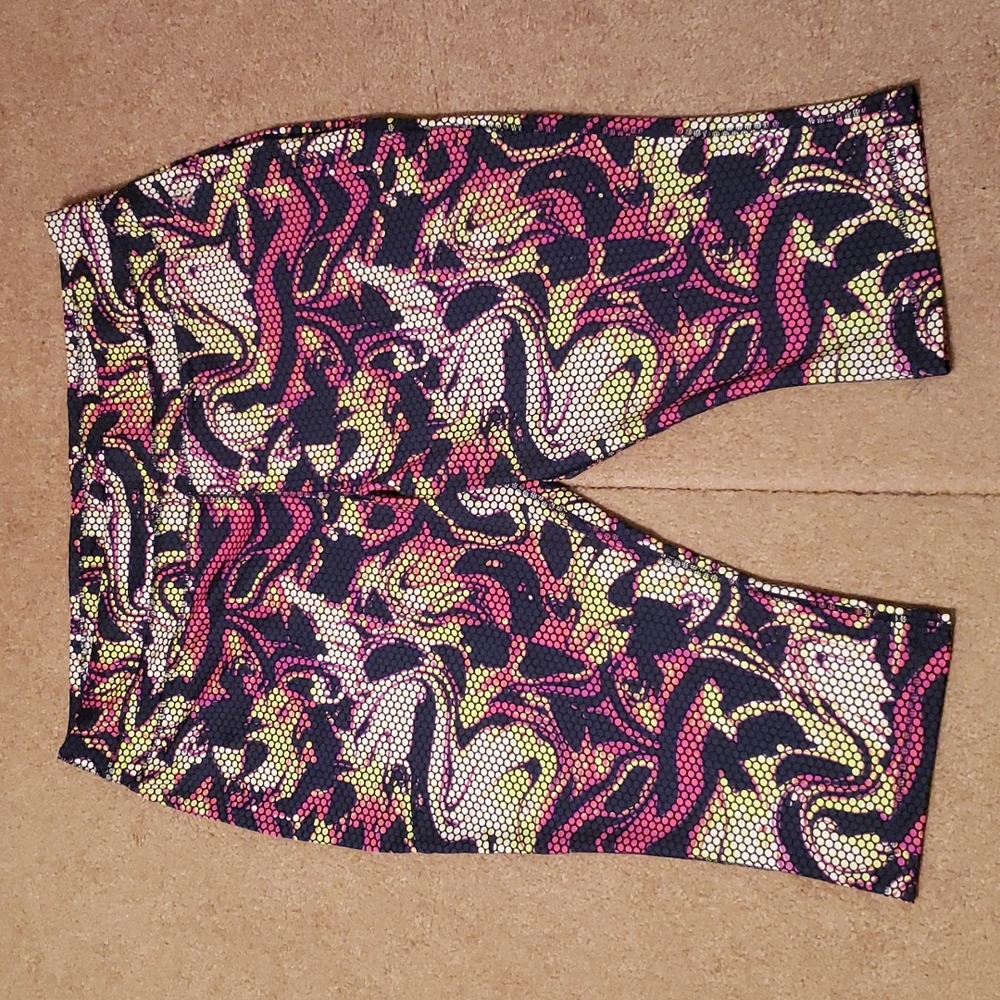 Be Inspired Women's Multicolored Capris